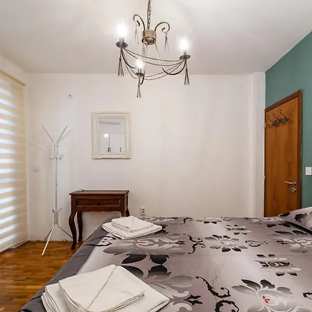 Thermae 2bdrm Sunny Appartement