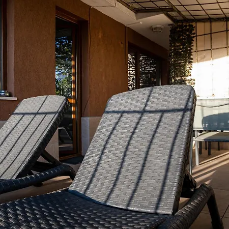 Thermae 2bdrm Sunny