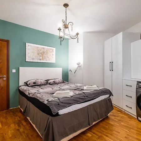 Roman Thermae 2bdrm Sunny